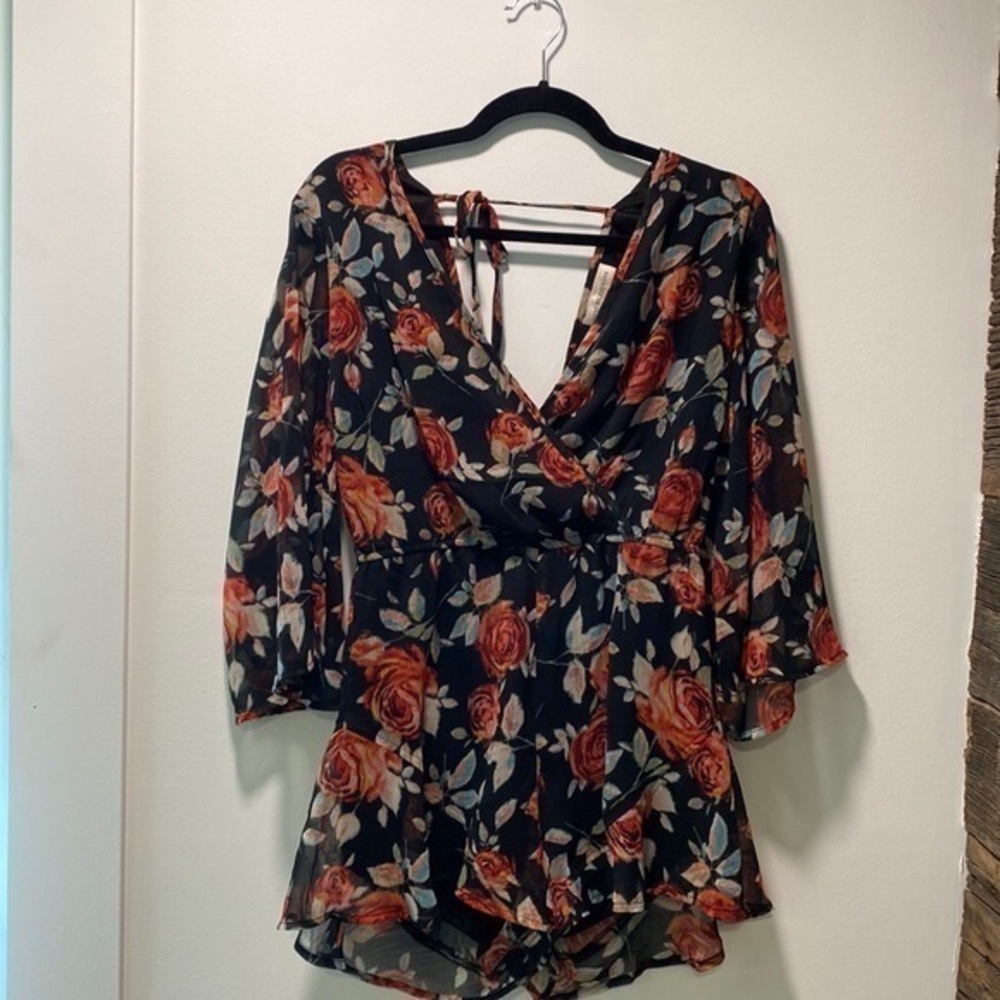 NWT 🌺 Band of Gypsies Boho Romper, Size Medium